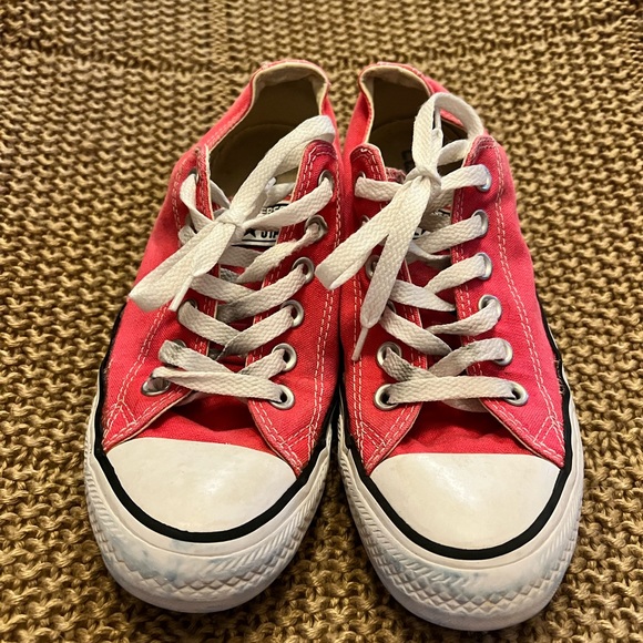 Soft Red Converse - Picture 4 of 7